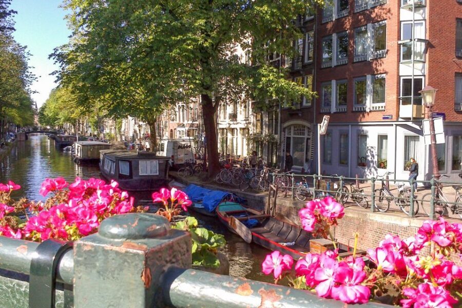 Amsterdam Walking Tour and Canal Cruise - What Sets This Tour Apart?