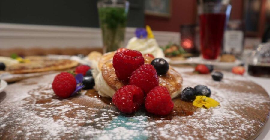 Amsterdam: Walking Tour with Dutch Pancake Lunch - The Itinerary Breakdown