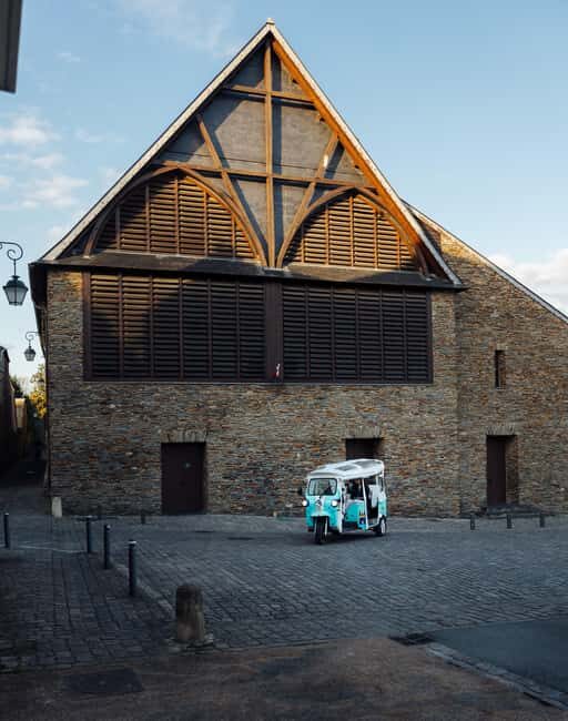 Angers: Ride in the Doutre in an electric Tuk Tuk - What to Expect During the Tour