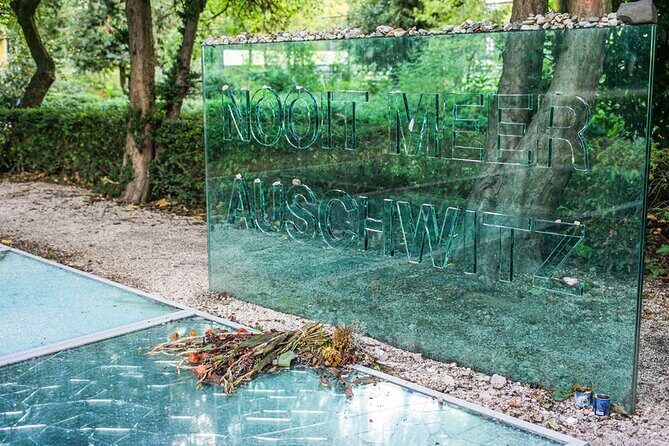 Anne Frank Walking Tour and Jewish Quarter in EN/DE/ES/IT - What You Can Expect from the Itinerary