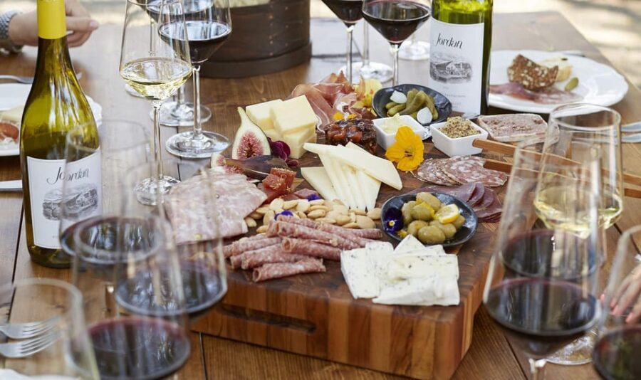 Argostoli: Kefalonian Wine Tasting with Gourmet Lunch - Who Should Consider This Tour?