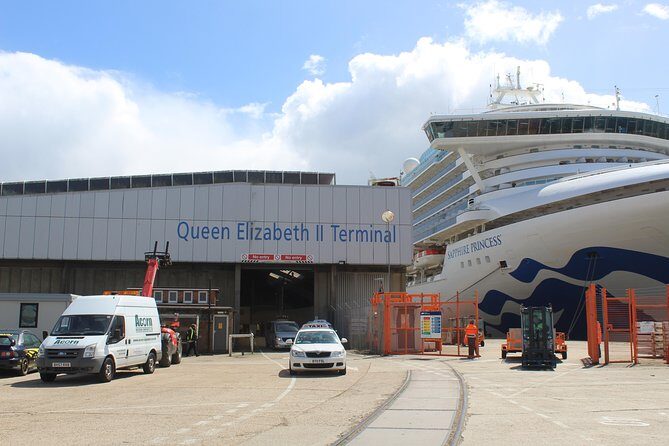 Arrival or Departure Private Transfer: Gatwick Airport to Southampton Cruise Port - A Practical Approach to Airport to Cruise Transfers