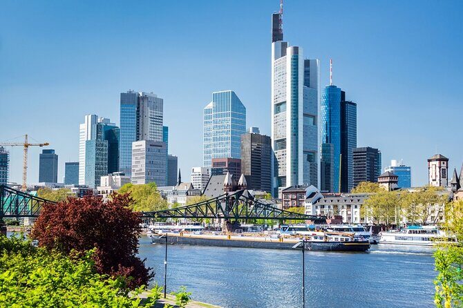 Arrival Transfer: Frankfurt Airport FRA to Frankfurt by Van - Why the Private Transfer Stands Out