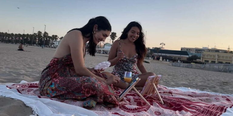 Art and Ocean Breeze: Painting Experience. - The Value of This Art and Ocean Breeze Experience