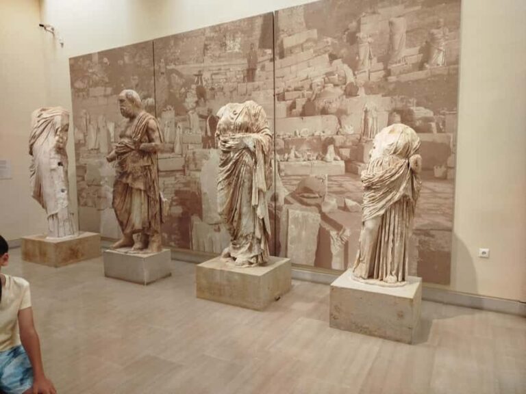 Athens: Delphi and Arachova Day Trip with Guide - Authentic Insights from Reviewers