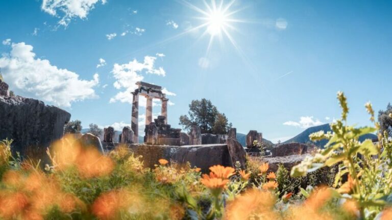 Athens: Delphi, Corycian Cave, and 300 Battlefield Day Trip - Logistics and Practical Details