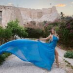 Athens Flying Dress Photo Shoot with a Professional Photographer - Who Should Consider This Experience?