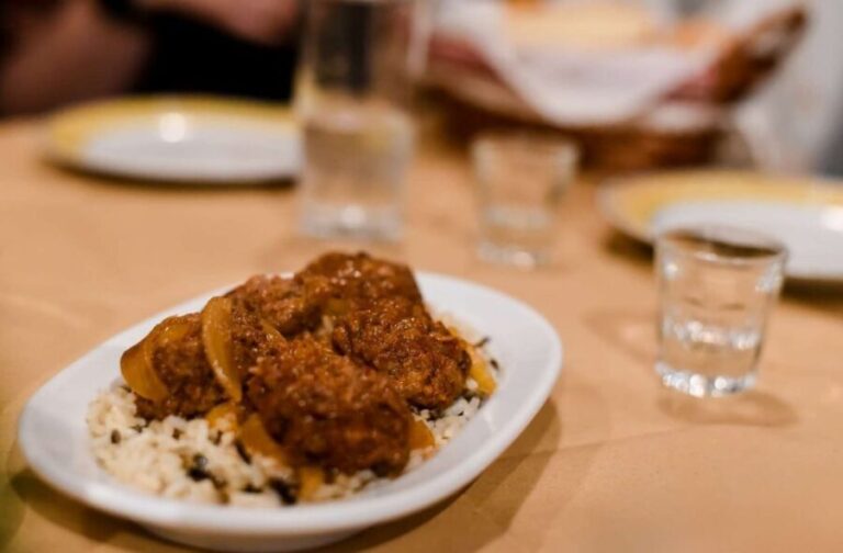 Athens: Food and Wine Tasting Tour at Night - What Makes This Tour Stand Out