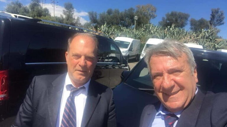 Athens Half day Tour by Limousine and traditional Greek food - Who Is This Tour Best Suited For?