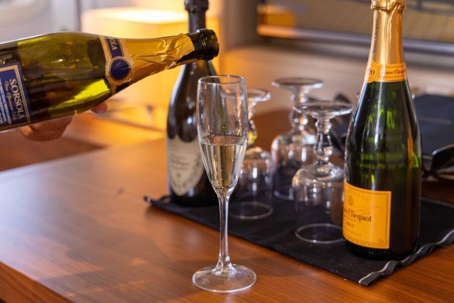 Athens: Saronic Islands Cruise with VIP Area Seating & Lunch - Dining & Amenities — Making It Special