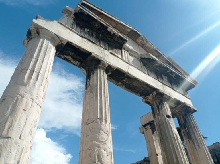 Athens: the Great Greek Philosophers Guided Tour in Spanish - Key Points