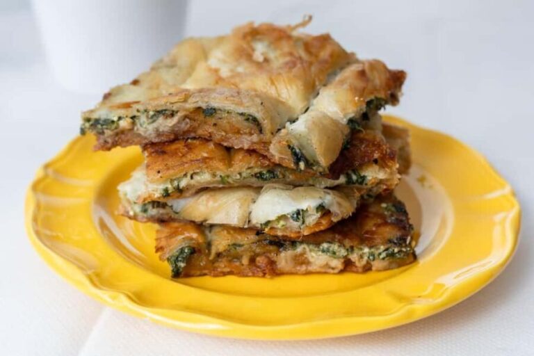 Athens: Traditional Greek Dining Experience with Local Wine - Why Choose This Experience?