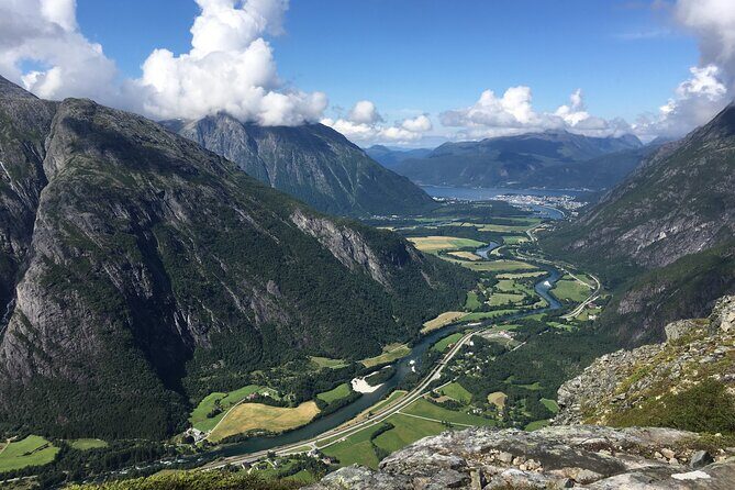 Audio-Guide Bus Tour at Scenic Routes of Åndalsnes to Trollstigen - FAQs