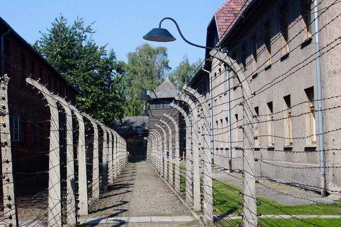 Auschwitz & Wieliczka ONE DAY Guided Tour +Private Transportation - FAQ