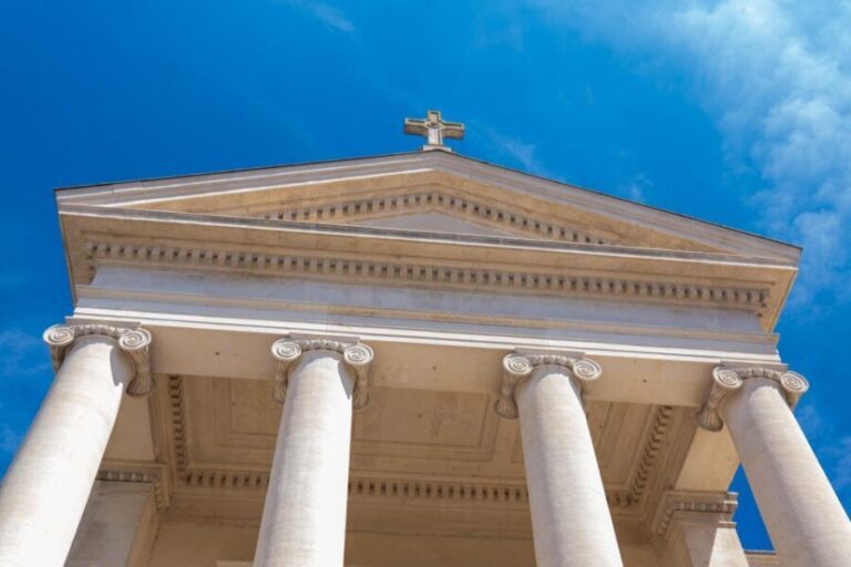 Avignon, Saint-Rémy, Les Baux & Pont du Gard Full Day - Lunch and Afternoon Delights