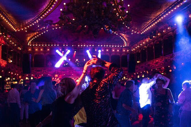 Ballroom Dancing with Live Orchestra Ticket in Carrer del Tigre - FAQ