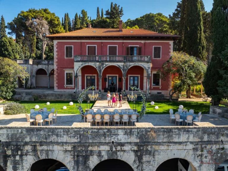 Banac Gallery Entrance with Coffee and Fresh Juice - Final Thoughts