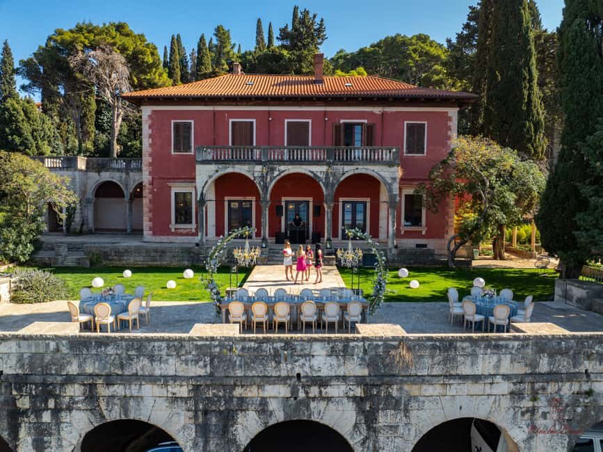 Banac Gallery Entrance with Coffee and Fresh Juice - Final Thoughts