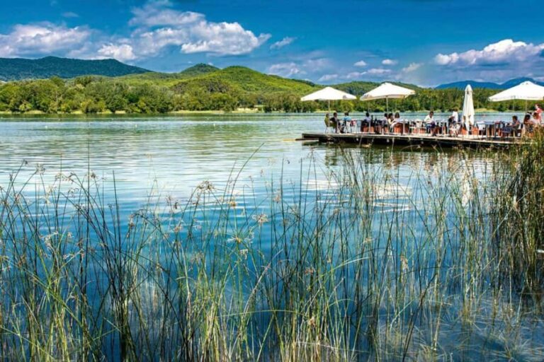 Banyoles: Historical Tour with Tapas Tasting - Discovering Banyoles: A Deep Dive into the Tour