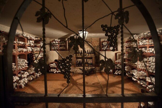 Barbaresco and Barolo Tasting at Cantina Francone - Exploring the Experience in Detail