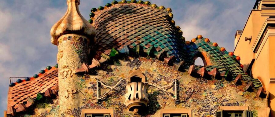 Barcelona Beyond Gaudí: Modernism, Rooftops, and Hidden Gems - Practical Details