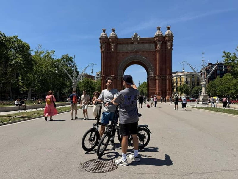 Barcelona: Bike or eBike Tour, Top Sights & Local Insights - Detailed Breakdown of the Itinerary