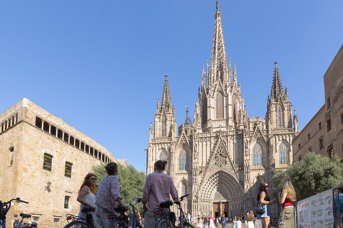 Barcelona Bike Tour: Your First Time Highlights with Locals - Detailed Breakdown of the Itinerary