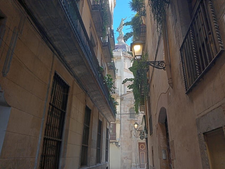 Barcelona: Curious Legends and Traditions of Old Town Tour - Who Will Love this Tour?