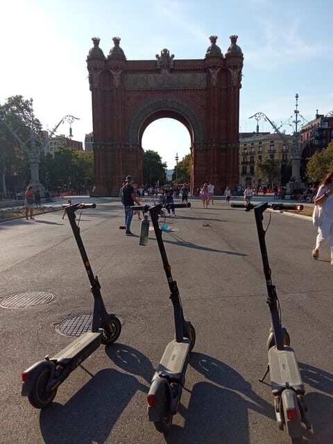 Barcelona: e-scooter and Bike tour - Why This Tour Offers Great Value