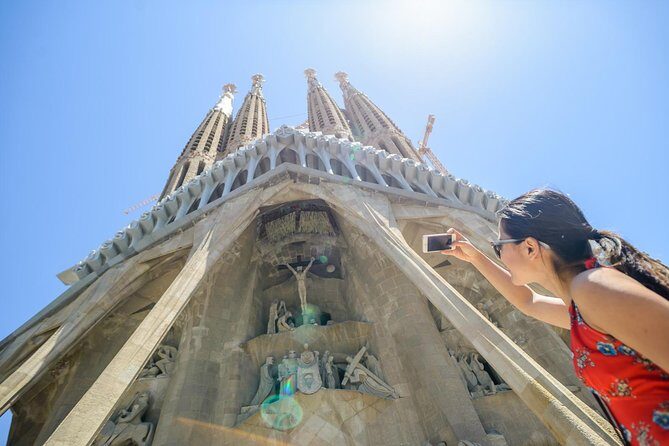 Barcelona eBike Small Group Tour with entrance to Sagrada Familia - Discovering El Born and Parc de la Ciutadella