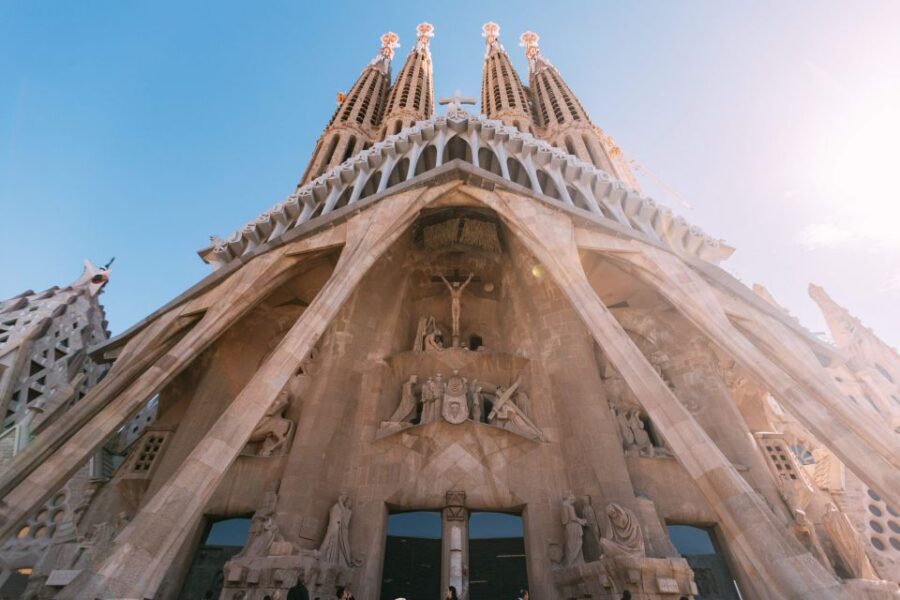 Barcelona: Exclusive Sagrada Familia Private Guided Tour - Why This Tour Stands Out