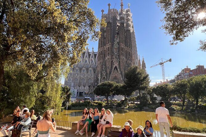 Barcelona Full Day: Sagrada Familia and the 3 Gaudí Houses - Exploring Gràcia: The Neighborhood Charm