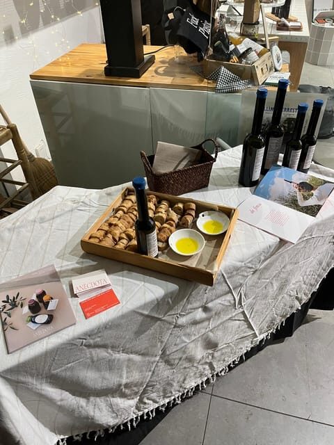 Barcelona : Gastronomic Tapas Adventure - Who Will Love This Tour?