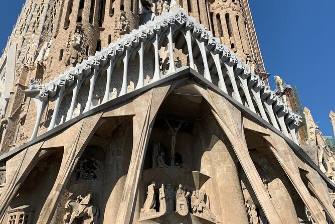 Barcelona: Gothic Paths, Tapas & Sagrada Familia Private Tour - A Close Look at the Itinerary