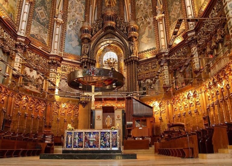Barcelona: Montserrat Monastery Guided Tour with Transfers - Discovering the Monastery and Its Surroundings