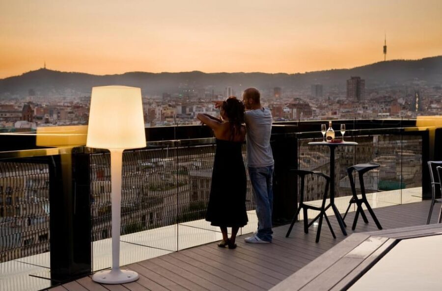 Barcelona: Night Walking Tour in the Heart of the Movida - The Itinerary in Detail