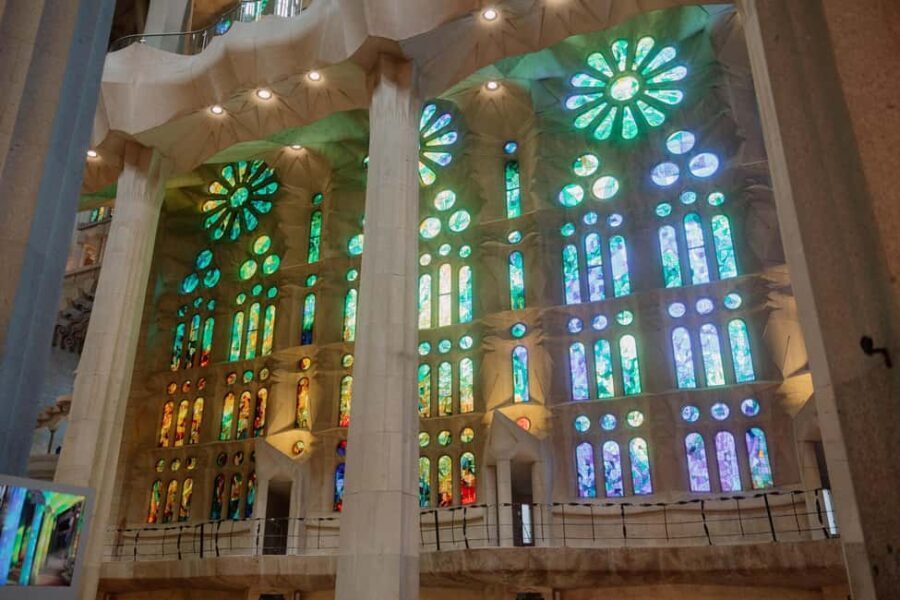 Barcelona: Park Güell, Sagrada Familia, Cable Car & More - What Makes This Tour Stand Out?