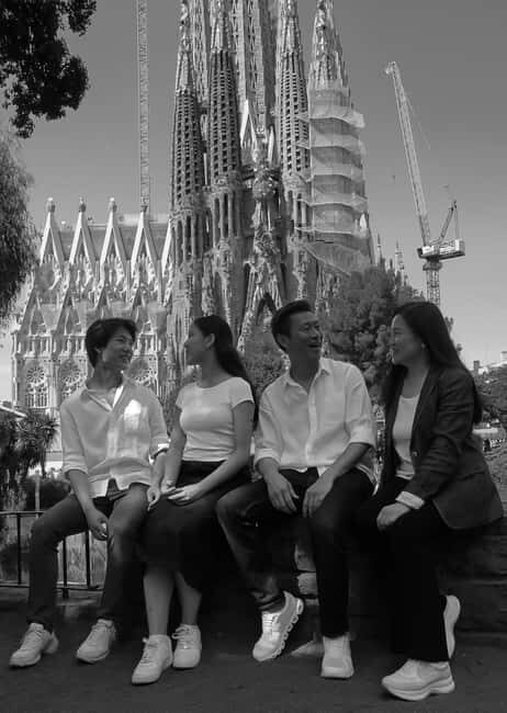 Barcelona - Private Family Photoshoot at Sagrada Familia - Who Should Consider This Experience?