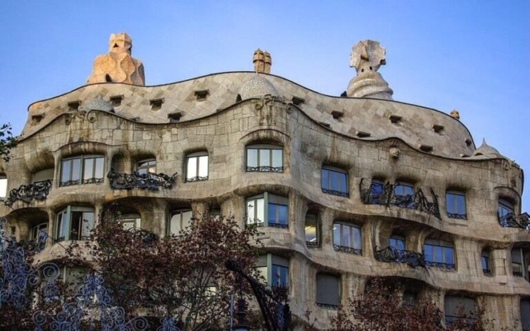 Barcelona: Private Half-Day Sightseeing Tour with a Local - The Sum Up