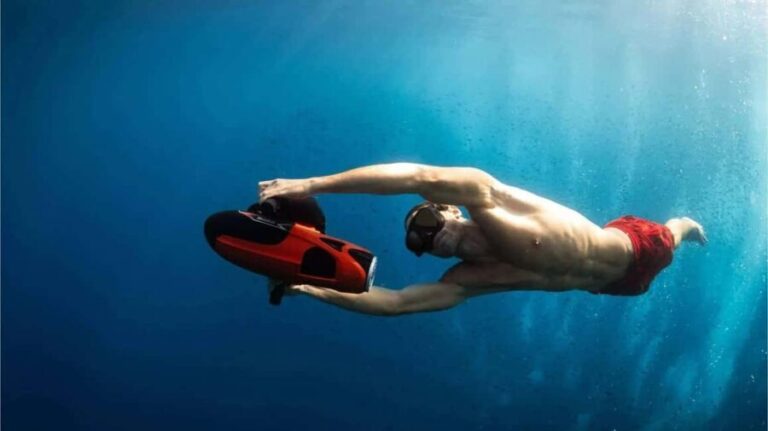 Barcelona: Private Motor Yacht Charter with drinks & food - What Makes This Tour Stand Out?