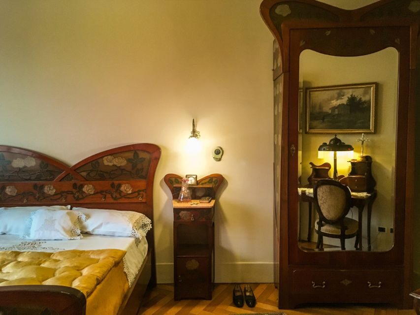 Barcelona: Private Tour of Casa Mila and Casa Vicens - Passeig de Gràcia & Casa Batlló