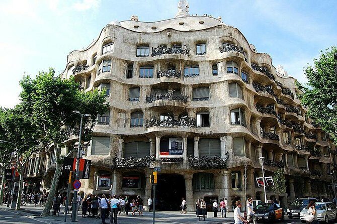 Barcelona Private Walking Tour with Skip the Line La Pedrera and Casa Batllo - Who Would Love This Tour?