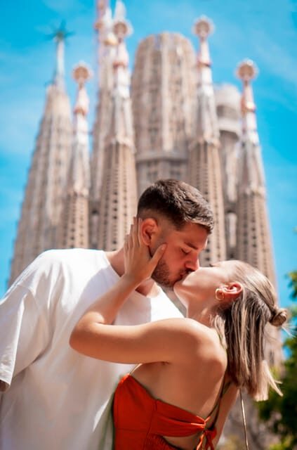 Barcelona: Professional Private Photoshoot - Why This Tour Works Well