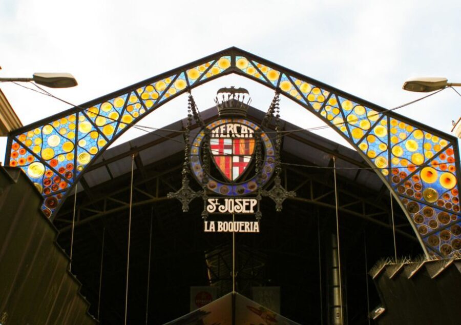 Barcelona: Sagrada Familia, Park Güell and Old Town Tour - What Makes This Tour a Great Value