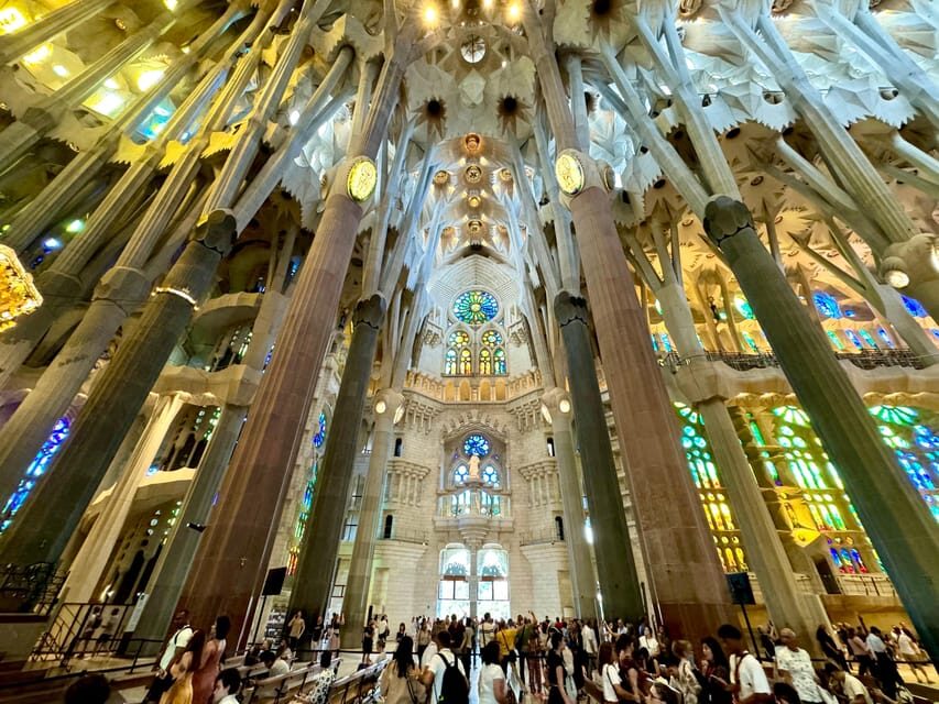 Barcelona: Sagrada Familia Skip-the-Line Guided Tour - The Experience at a Glance
