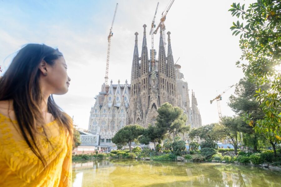 Barcelona: Sagrada Familia Tour & Optional Tower Visit - An In-Depth Look at the Tour Experience