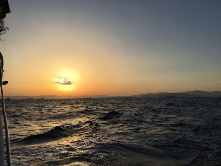 Barcelona: sailing experience, excursions lasting 2h - The Experience from the Water