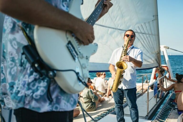 Barcelona: Sunset Catamaran Cruise with Live Music - What to Expect During the Cruise