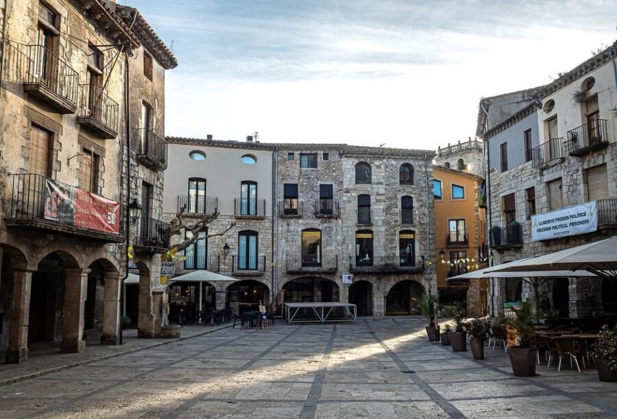 Barcelona: Tour Besalú and paella in Tossa de Mar - Analyzing the Value and Practicalities