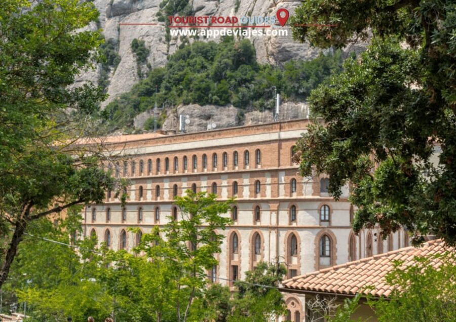 Barcelona: Tour Private Montserrat, Wines & Sitges - What This Tour Means for You